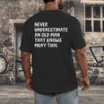 Never Underestimate An Old Man That Knows Muay Thai Men's Back Print T-Shirt Never Underestimate An Old Man That Knows Muay Thai Men's Back Print T-Shirt