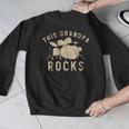 Dieser Opa Rockt Trommzeuger Drummer Musik Drum Kit Men Graphic Sweatshirt Dieser Opa Rockt Trommzeuger Drummer Musik Drum Kit Men Graphic Sweatshirt