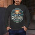 National Park Voyageurs Retro Sunset Canoe Paddling Badge Men's Long Sleeve T-Shirt