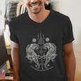 Sak Yant Thai Tattoo Twin Tiger For Muay Thai Fighter Boxing Men's V-Neck T-Shirt