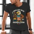 Grillin’ Eagle BBQ Dad 4th Of July Father’s Day Men's V-Neck T-Shirt