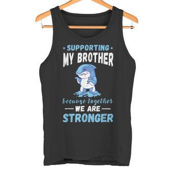 Tiburón De Concienciaobre El Autismo Apoyando A Mi Hermano Camiseta sin mangas - Regaloses