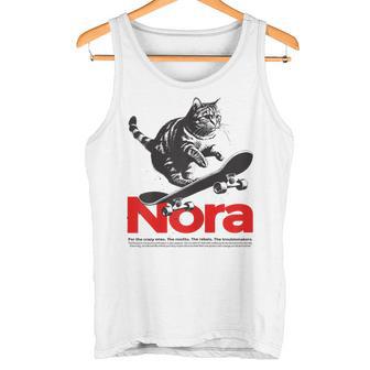 Nora Bonito Nombre De Chica Con Gato Y Monopatín Camiseta sin mangas - Regaloses