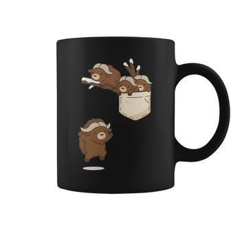 Divertido Buey Almizcle Lindo Jugando Taza de café - Regaloses