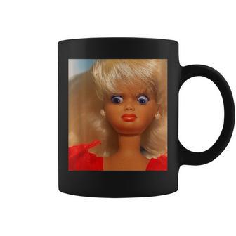 Divertido Cara Muñeca Meme Desagradable Juzgar Expresión Humor Taza de café - Regaloses