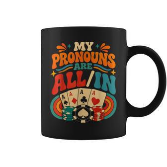 Mes Pronomsont Tous Dans Le Jeu Rétro Groovy Poker Players Tasse - Cadeauxyz