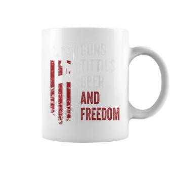 Guns Titties Beer & Freedom Guns Beber En La Espalda Taza de café - Regaloses