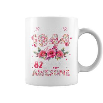 オンバック 82歳 1944年10月 花柄 82歳の誕生日 コーヒーマグ - Kawaiitshirt