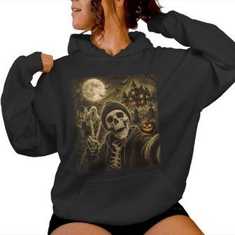 Skeleton Selfie Halloween Ghost Pumpkin Women Women Hoodie - Thegiftio UK