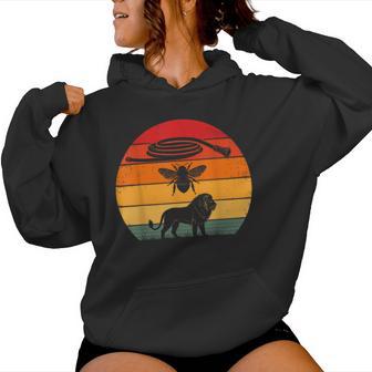 Hose Bee Lion Meme Retro Women Hoodie - Thegiftio UK