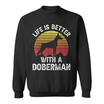 Laida Es Mejor Con Un Doberman Cachorro Perro Mascota Camisa de entrenamiento - Regaloses