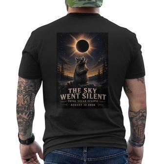 12 Août Amoureux D'astronomie Raton Laveur Regardant L'éclipse T-shirt imprimé au dos - Cadeauxyz