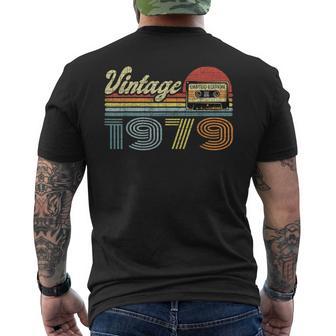 Cassette Audio Rétrointageince 1979 43Ème Anniversaire T-shirt imprimé au dos - Cadeauxyz