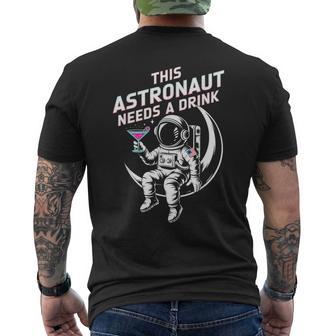 Cet Astronaute A Besoin D'une Boisson Decience-Fiction T-shirt imprimé au dos - Cadeauxyz