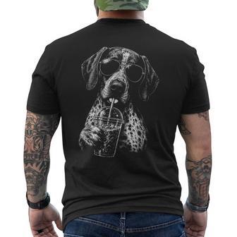 Deutsch Kurzhaar Trinkender Eiskaffee Lustiger Hund T-Shirt mit Rückendruck - Geschenkecke