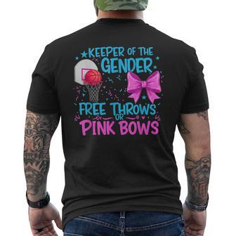 Free Throws Or Pink Bows Keeper Of The Gender Reveal Party Men's T-shirt Back Print - Thegiftio UK