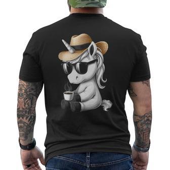 Licorne Drôle Avec Lunettes Deoleil Buvant T-shirt imprimé au dos - Cadeauxyz