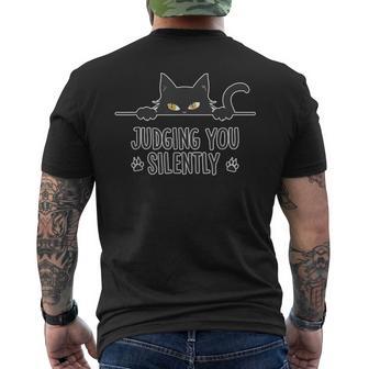 Lustigechwarze Katze Judging Youilently For Cat Loverspruch T-Shirt mit Rückendruck - Geschenkecke