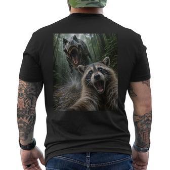 Selfie Raton Laveur Avec Dinosaure T-Rex T-shirt imprimé au dos - Cadeauxyz