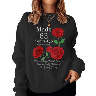 63年前に作られたバラの花 63歳 63歳の誕生日 レディーススウェットシャツ - Kawaiitshirt