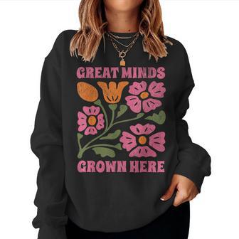 Great Minds Grown Here Retro Floral Girl Women Sweatshirt - Thegiftio UK