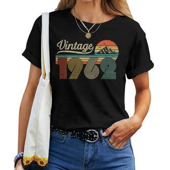 64 Años Cumpleaños Hombre Hecho En 1962Intage Regalo Camiseta de mujer - Regaloses
