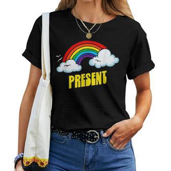 Present Cute arcastic Retrointage Rainbow レディースTシャツ - Kawaiitshirt