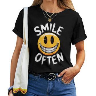 Sonrisa Es A Menudo Motivacionales Hombres Niños Camiseta de mujer - Regaloses