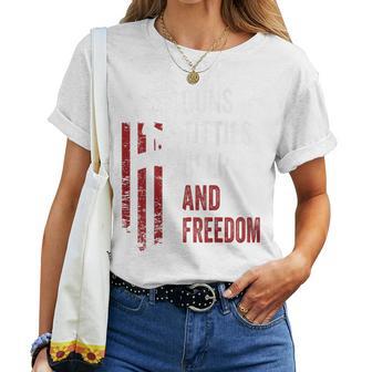 Guns Titties Beer & Freedom Guns Beber En La Espalda Camiseta de mujer - Regaloses