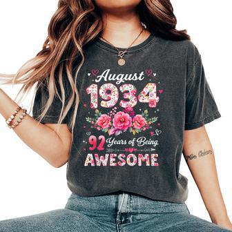 92歳 1934年8月 花柄 92歳 誕生日 男性 女性 レディースオーバーサイズコンフォートTシャツ - Kawaiitshirt
