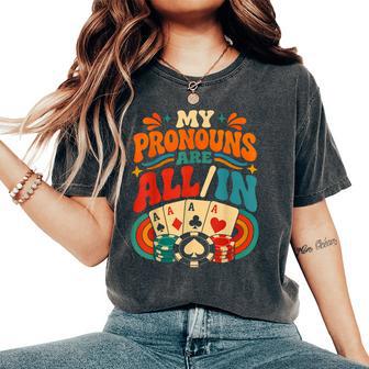 Mes Pronomsont Tous Dans Le Jeu Rétro Groovy Poker Players T-shirt oversize confortable pour femme - Cadeauxyz
