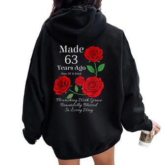 63年前に作られたバラの花 63歳 63歳の誕生日 レディース オーバーサイズ パーカー バックプリント - Kawaiitshirt