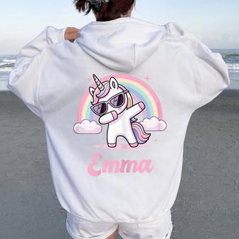 Emma Cadeau Prénom Personnalisé Fille Licorne Sweat à capuche oversize pour femme avec imprimé dans le dos - Cadeauxyz