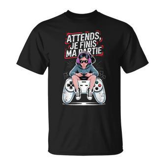 Attends Je Finis Ma Partie Fille Gameuse Cool Jeuxideo T-Shirt - Cadeauxyz