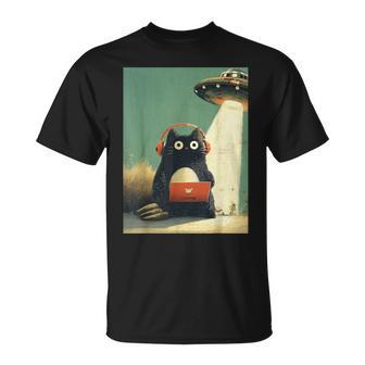 Vintage Japonés Gato Trabajo En Portátil Abducción Ovni Anime Camiseta unisex - Regaloses