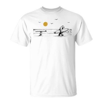 Aventura En La Playa Con Un Osourfista Y Un Papá Camiseta unisex - Regaloses