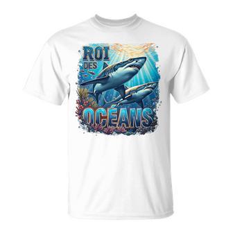 Enfant Requin Majestueux Dans L’Océan Avec Coraux Et Poissons T-Shirt - Cadeauxyz