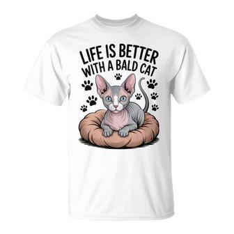 Laida Es Mejor Con Un Gato Calvo Esfingein Pelo Camiseta unisex - Regaloses