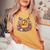 黄色いアヒルのイースター蝶の花のシー レディースオーバーサイズコンフォートTシャツ Mustard