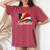 セイシェル 国旗 セイシェル アフリカ 愛国心 男性 女性 キッズ レディースオーバーサイズコンフォートTシャツ Crimson セイシェル 国旗 セイシェル アフリカ 愛国心 男性 女性 キッズ レディースオーバーサイズコンフォートTシャツ Crimson