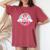 メルちゃん くまさんカーでlet's Go Drive 〜Under The Rainbow〜【片面プリント】 レディースオーバーサイズコンフォートTシャツ Crimson メルちゃん くまさんカーでlet's Go Drive 〜Under The Rainbow〜【片面プリント】 レディースオーバーサイズコンフォートTシャツ Crimson