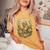 聖母マリアの祈り 花 カトリック 祈り 神聖な芸術 レディースオーバーサイズコンフォートTシャツ Mustard