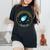 3I Atlas Interstellarisitor Missionパッチデザイン レディースオーバーサイズコンフォートTシャツ 黒 3I Atlas Interstellarisitor Missionパッチデザイン レディースオーバーサイズコンフォートTシャツ 黒