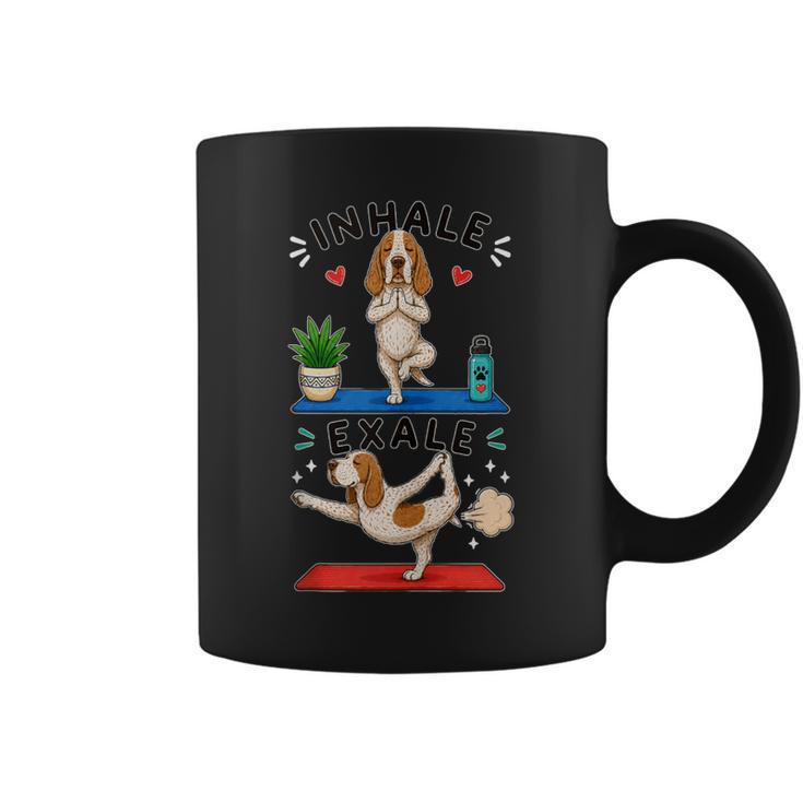 Bracco Italiano Haciendo Yoga Inhalar Exale Digor Divertido In Mangas Taza de café