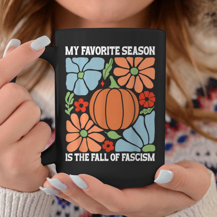 My Favoriteeason Is The Fall Of Fascismign Anti Fascism コーヒーマグ 面白い贈り物