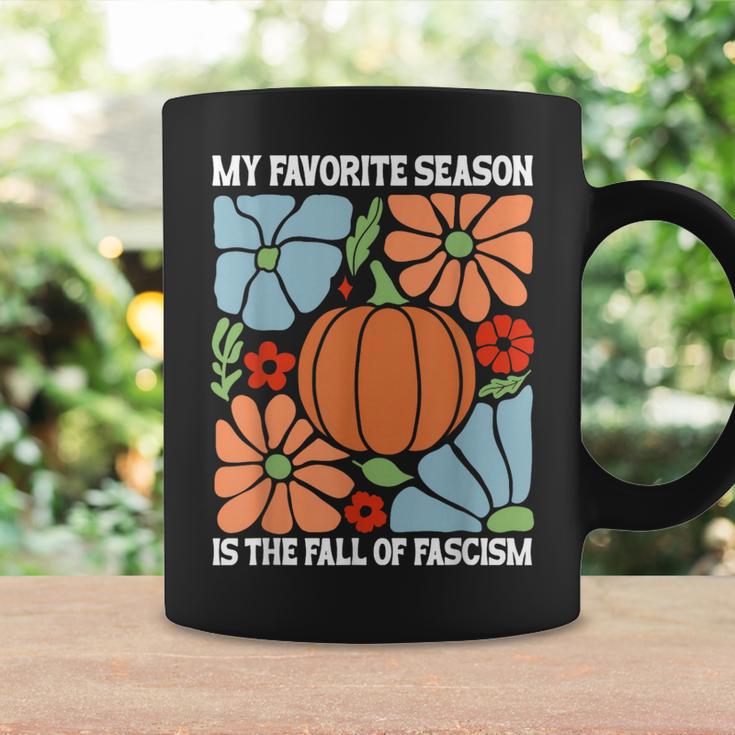 My Favoriteeason Is The Fall Of Fascismign Anti Fascism コーヒーマグ ギフトのアイデア