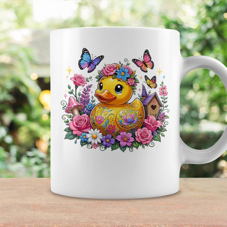 黄色いアヒルのイースター蝶の花のシー コーヒーマグ ギフトのアイデア