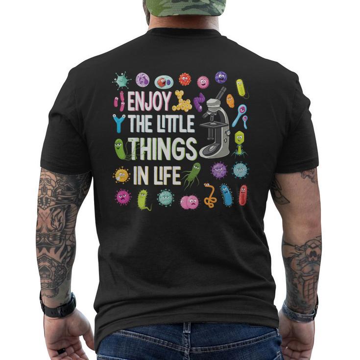 Profitez Des Petites Choses De Laie En Microbiologie Amusante T-shirt imprimé au dos