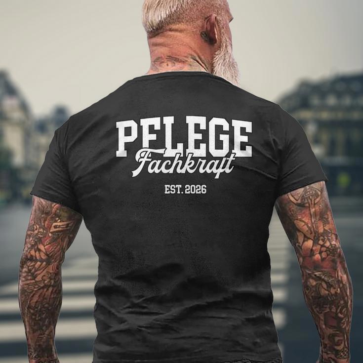 Pflege Fachkraft Est 2026 Pfleger Abschluss Pflegefachkraft T-Shirt mit Rückendruck Geschenke für alte Männer