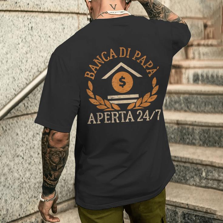 Festa Del Papà Banca Di Papà Aperta 24 7 T-shirt da uomo con stampa posteriore Regalos para él